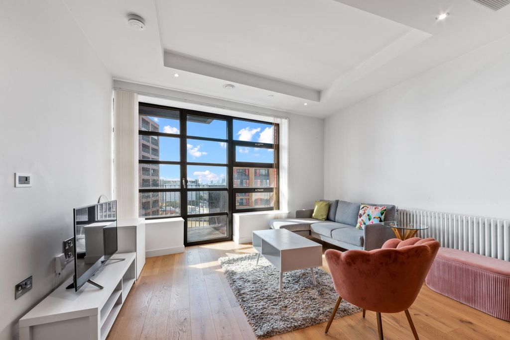 Property photo 3 of 11