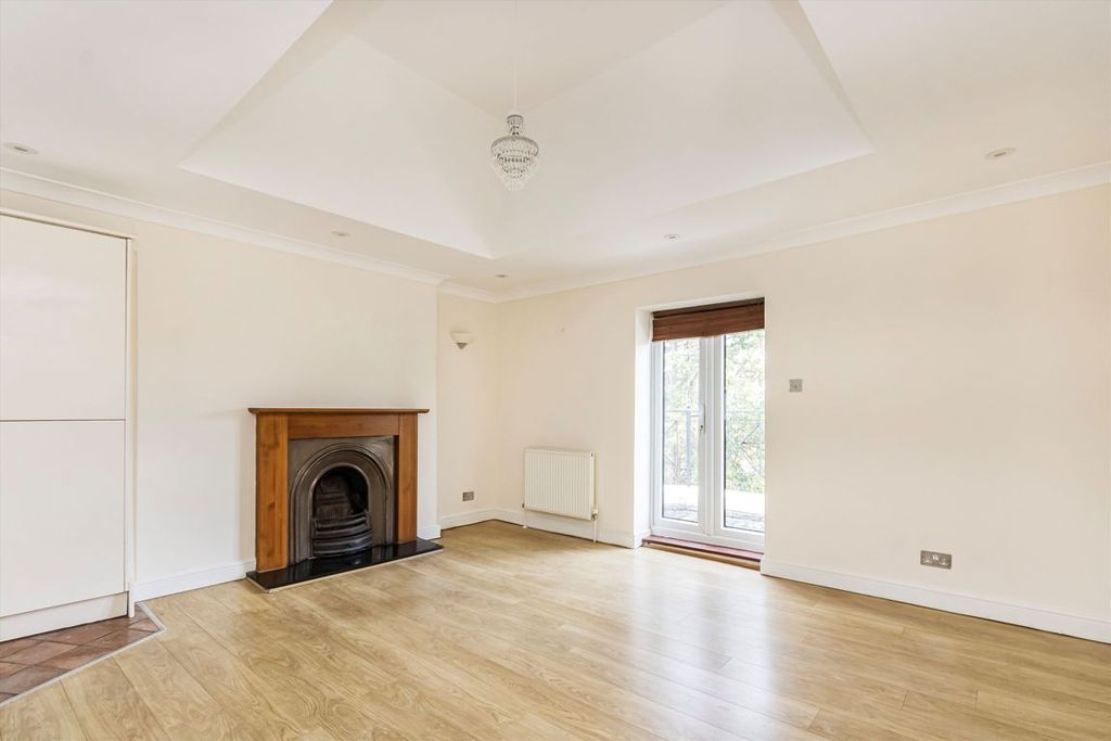 Property photo 2 of 5