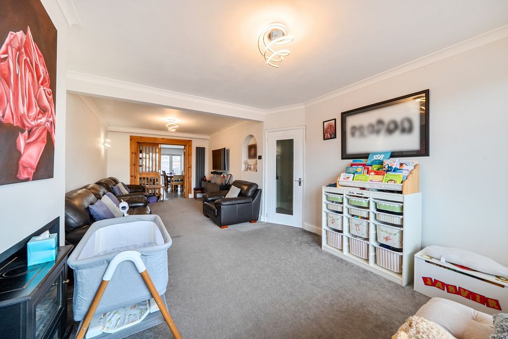 Property photo 3 of 18 Photo 17