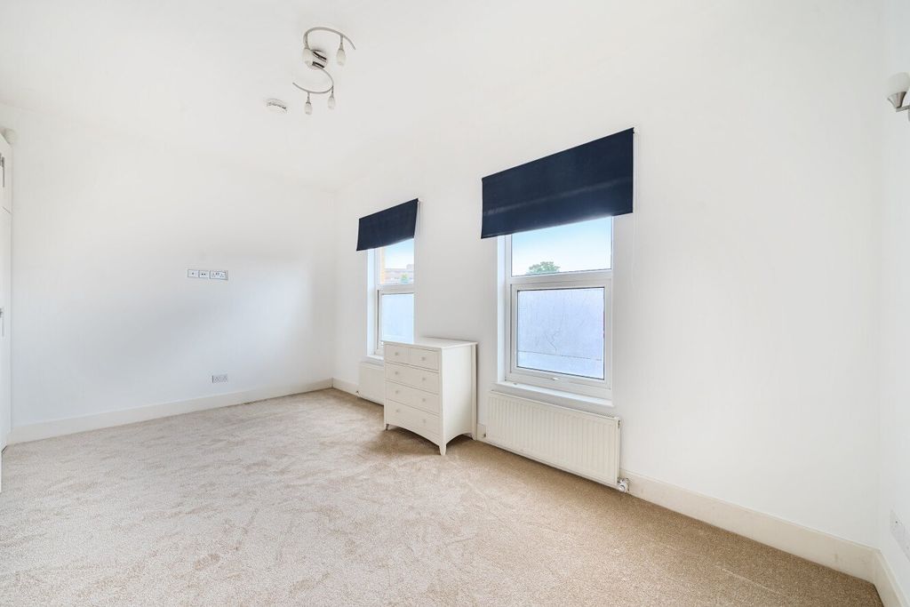 Property photo 3 of 11 Picture No. 17