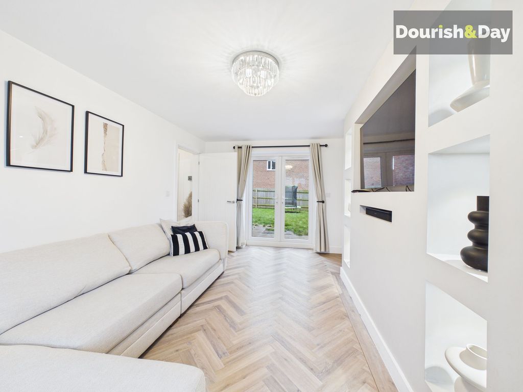 Property photo 2 of 27