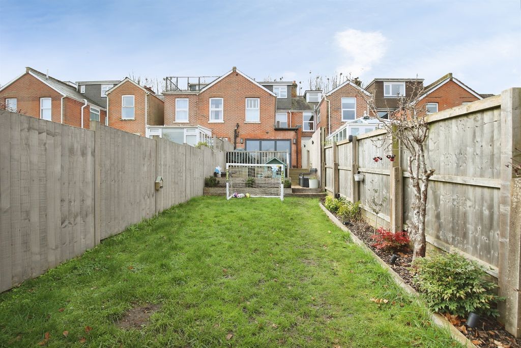 Property photo 2 of 16