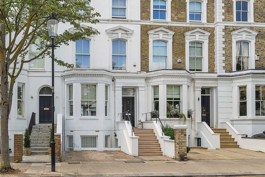 Property photo 2 of 25 Front