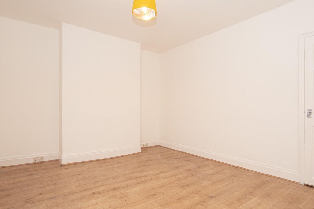 Property photo 3 of 27 Living Room