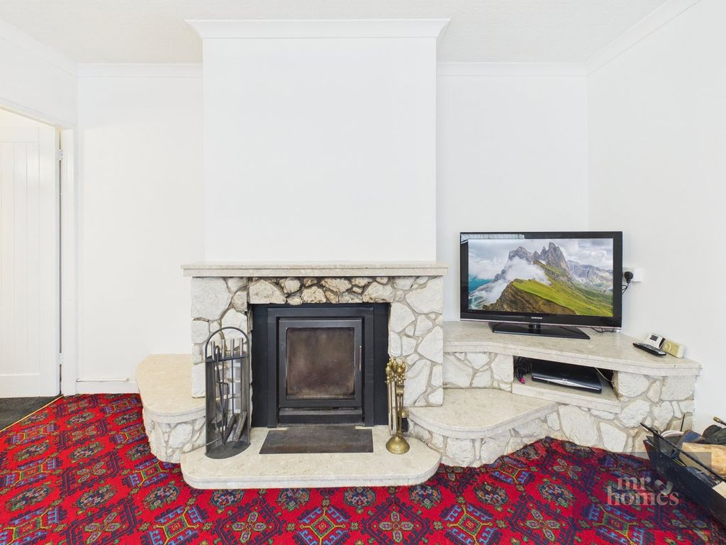 Property photo 3 of 31