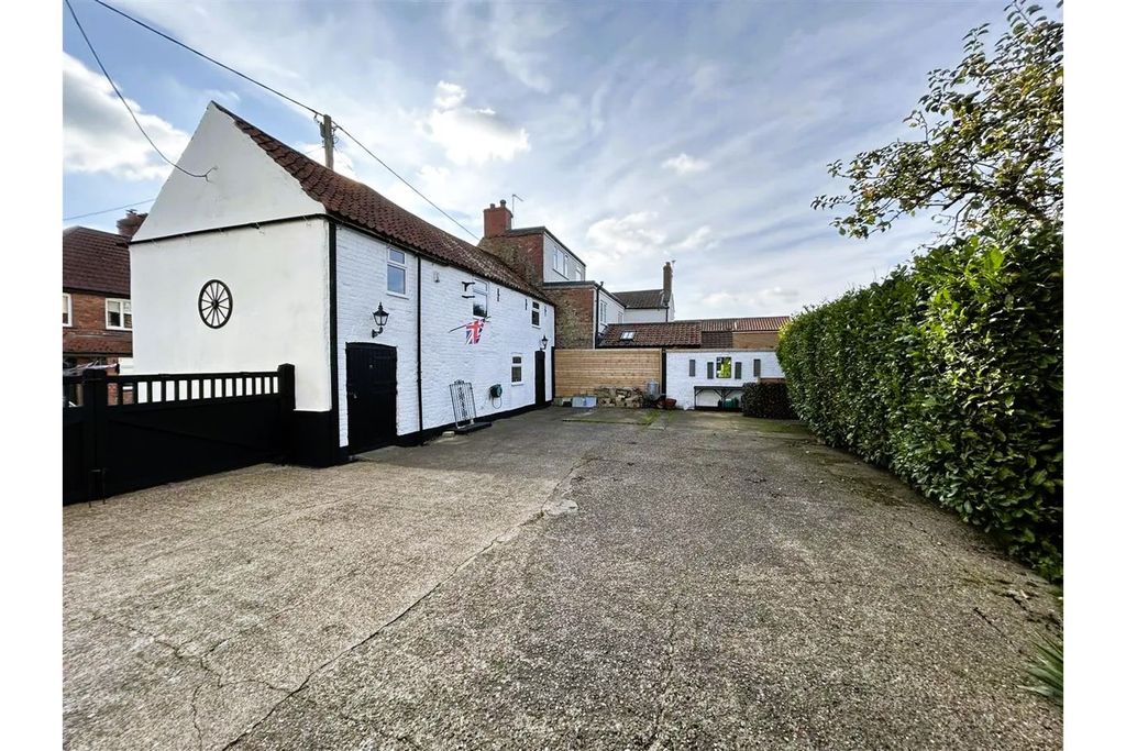 Property photo 2 of 23 Out-Building