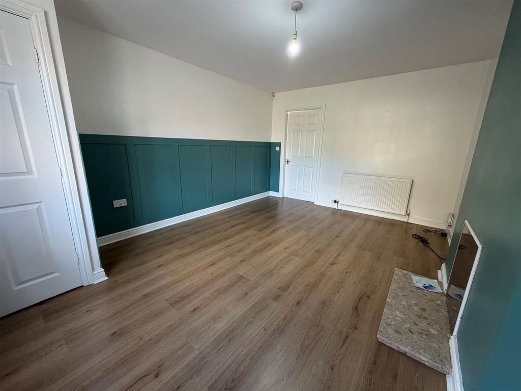 Property photo 3 of 10 Lounge 2.Jpg