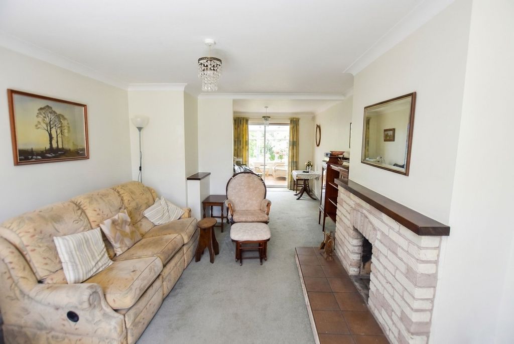 Property photo 2 of 12 Lounge