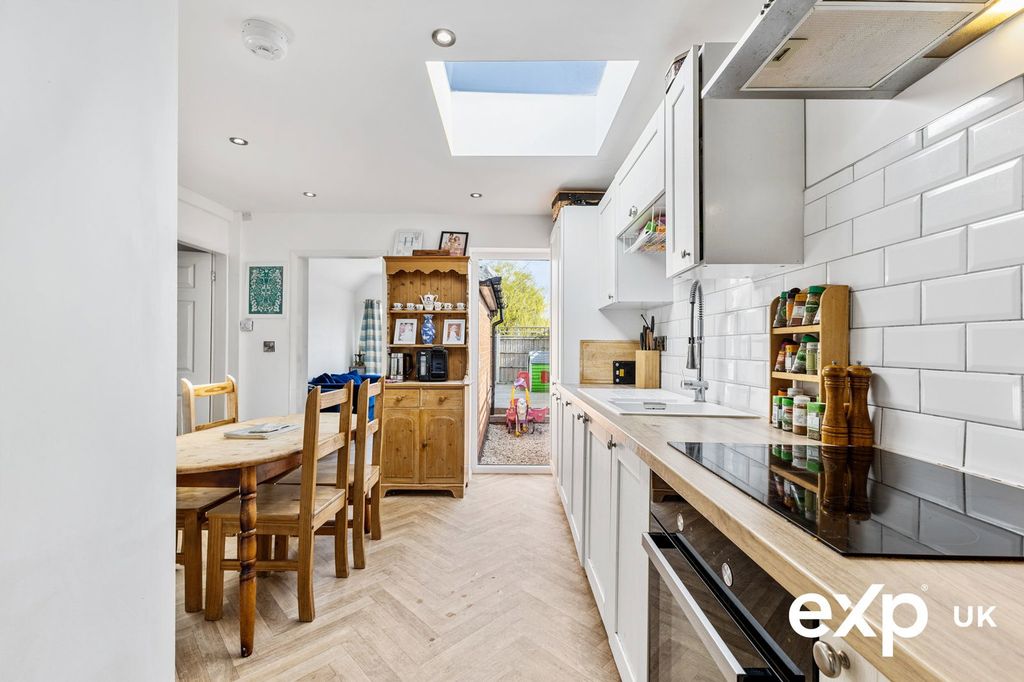 Property photo 3 of 23