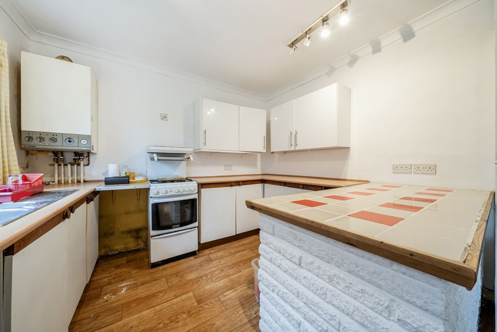 Property photo 3 of 21 Kitchen