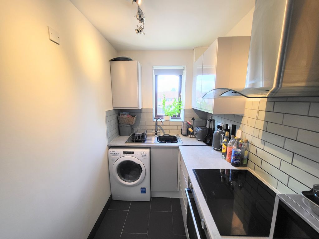 Property photo 3 of 5 Kitchen