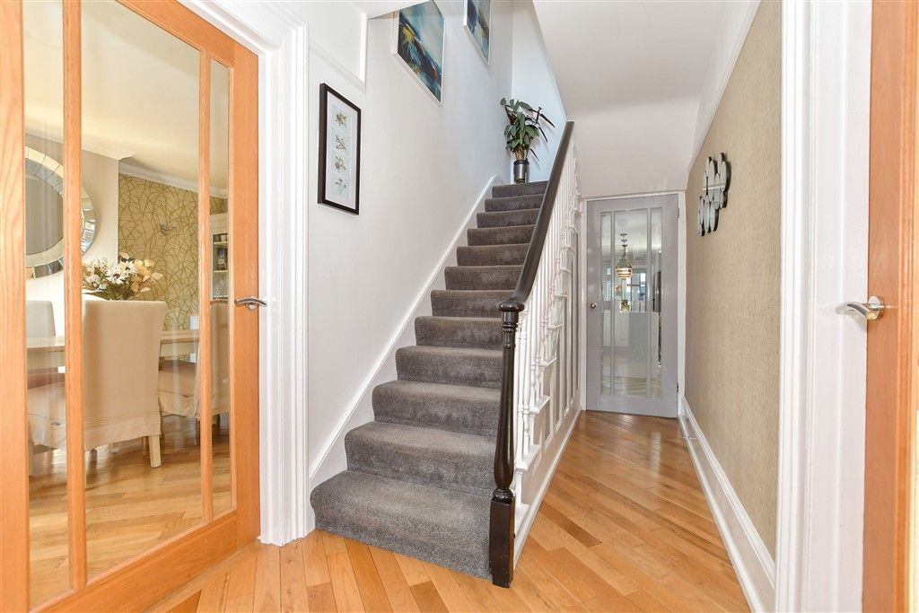 Property photo 2 of 30 Entrance Hall