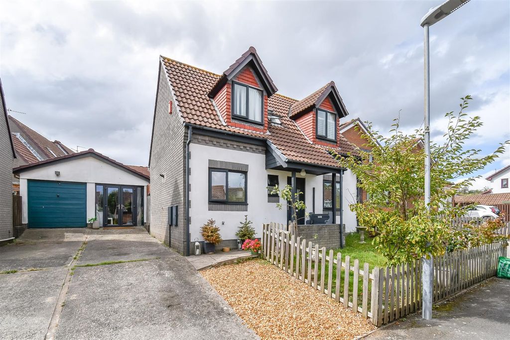 Property photo 2 of 25