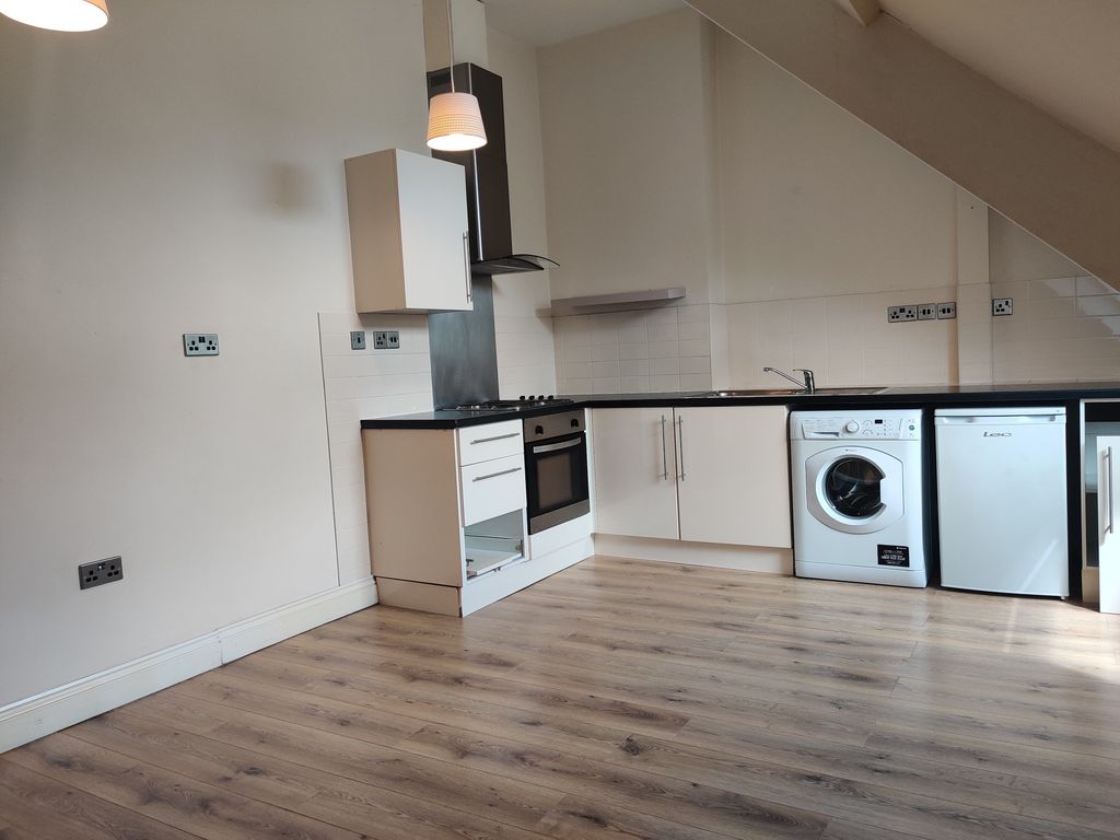Property photo 1 of 5 Living1 Flat 5
