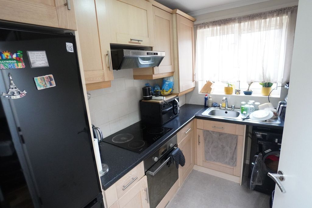 Property photo 3 of 8