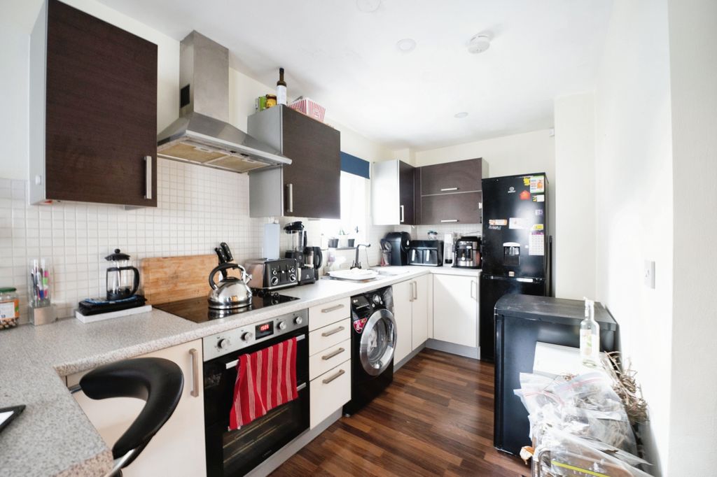 Property photo 2 of 14 Kitchen