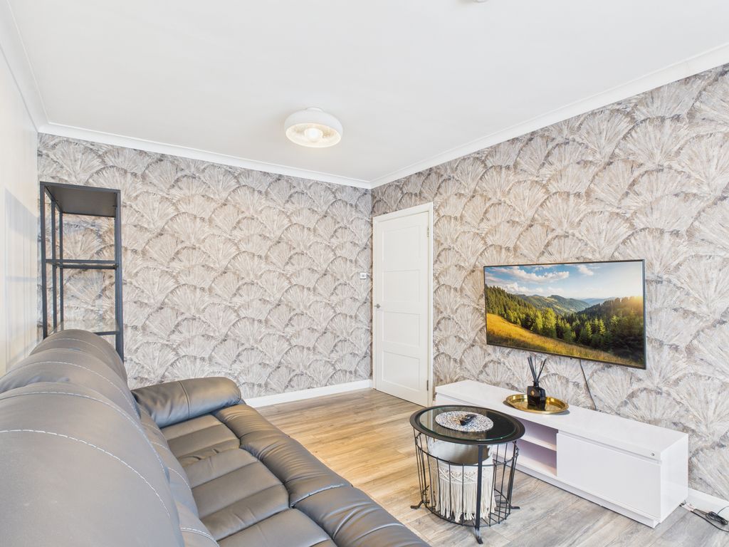 Property photo 3 of 14 Cam05526G0-Pr0058-Still001