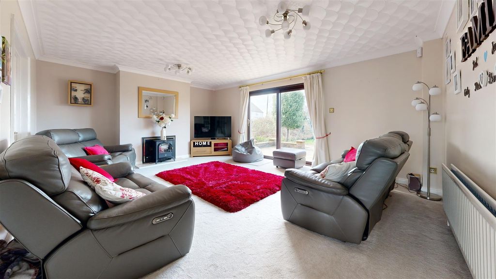 Property photo 2 of 26 Living-Room (35).Jpg