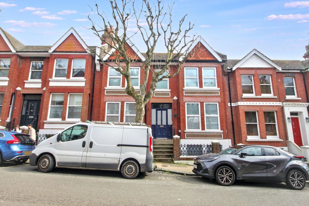 Property photo 1 of 20 10 St James Avenue, Kemptown, Brighton, East Sussex, Bn2 1Qd