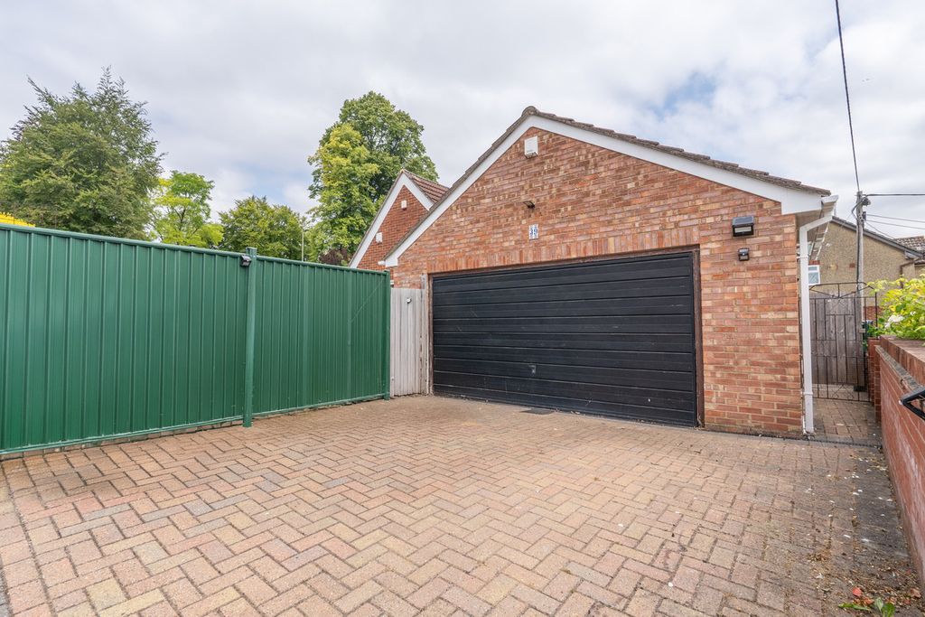 Property photo 2 of 13