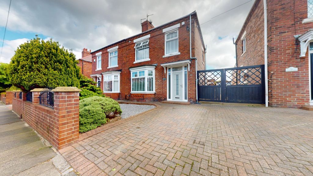 Property photo 1 of 32 4956091