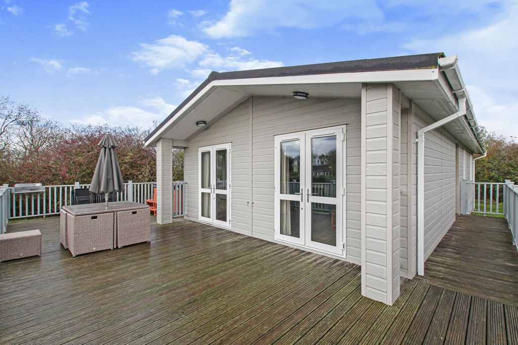 Property photo 2 of 15 Front Decking