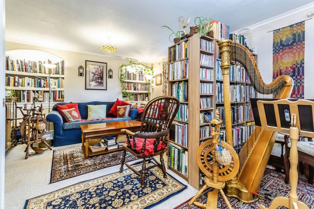 Property photo 2 of 21 Pbox-Img.Jpg