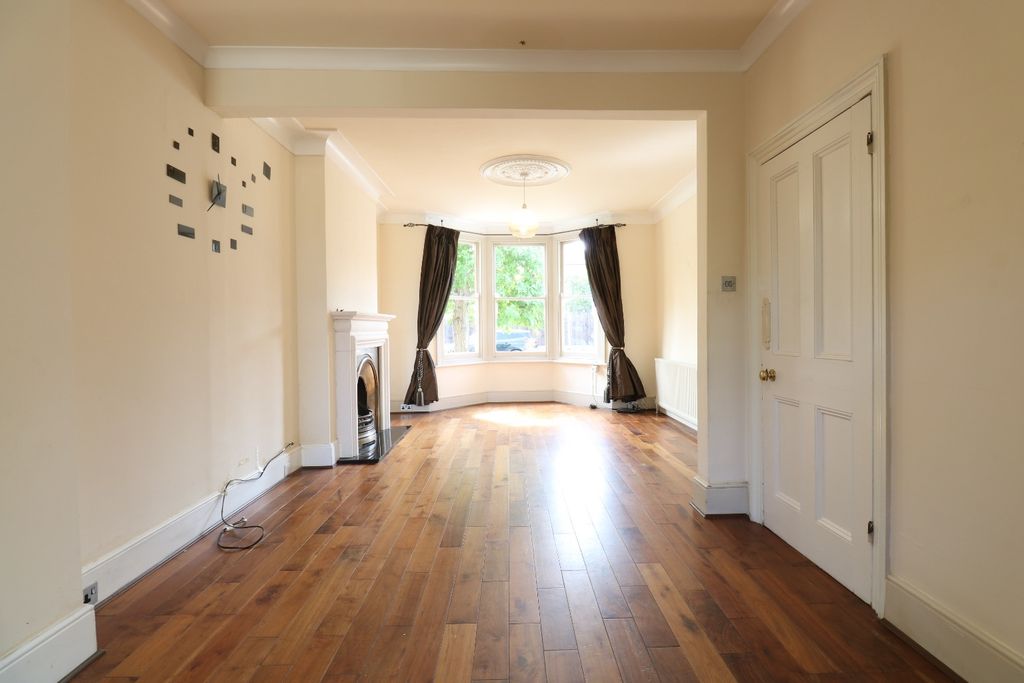 Property photo 3 of 17 4381333