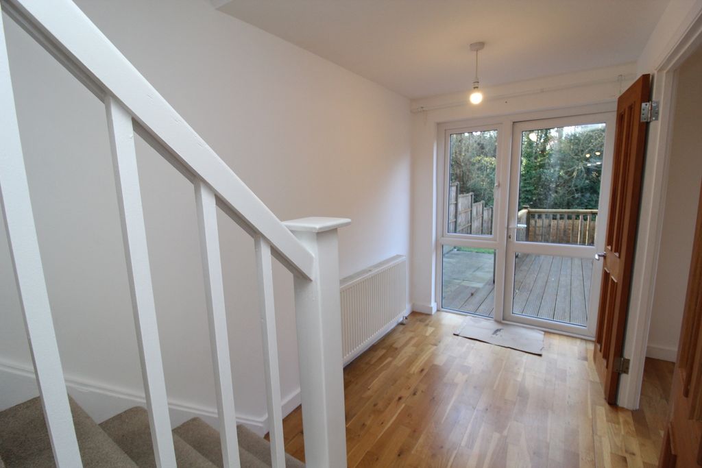 Property photo 3 of 10 Hallway