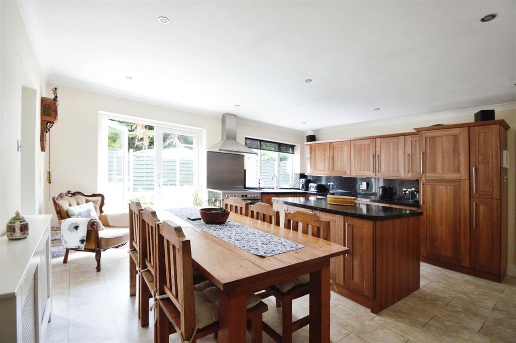 Property photo 2 of 29 Dining Kitchen