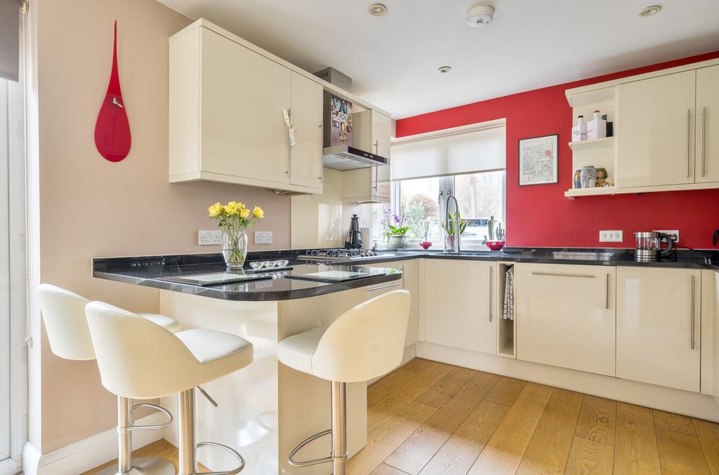 Property photo 2 of 13 1373460-24-6904B6...