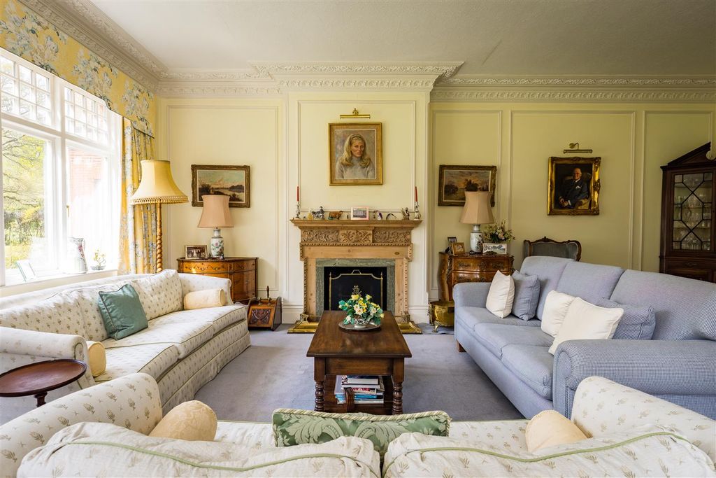 Property photo 2 of 35 Drawing Room