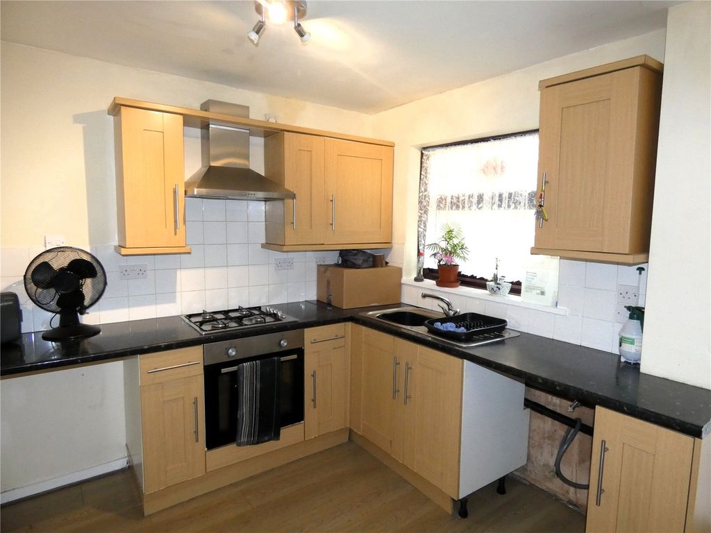 Property photo 2 of 18 Picture No. 10