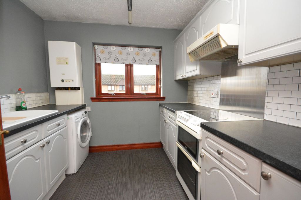 Property photo 3 of 8