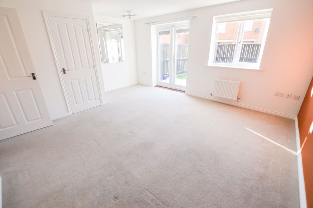 Property photo 3 of 11 Photo 11