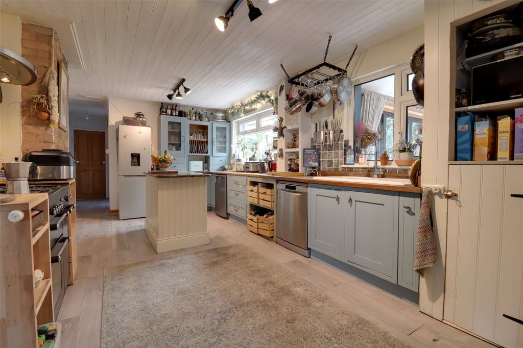 Property photo 3 of 25 Picture No. 54