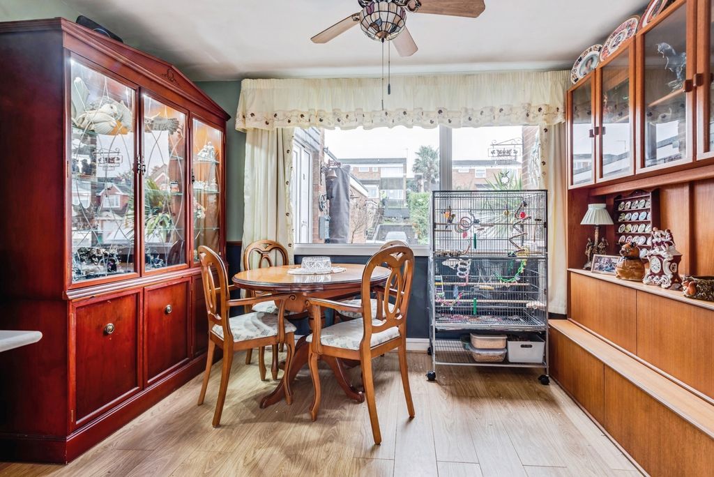 Property photo 3 of 19 Pbox-Img.Jpg