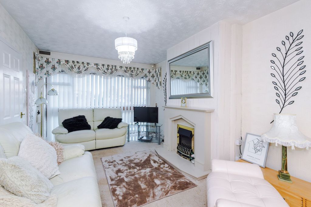 Property photo 2 of 30