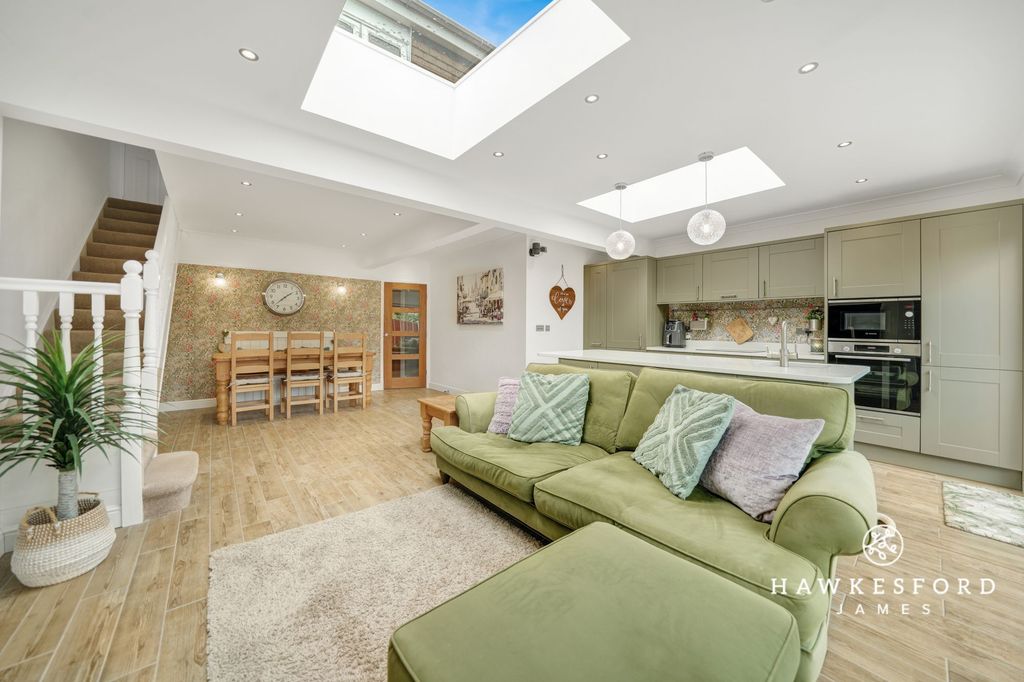 Property photo 3 of 16 Roseleigh Road, Sittingbourne - Reception/Kitchen Area