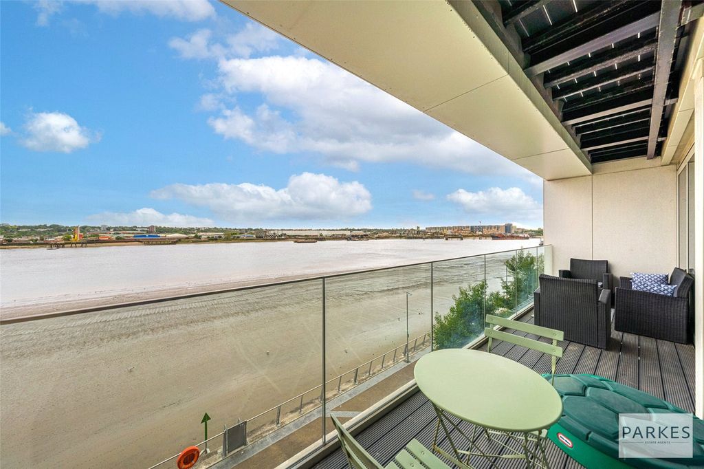 Property photo 3 of 18 Picture No. 30