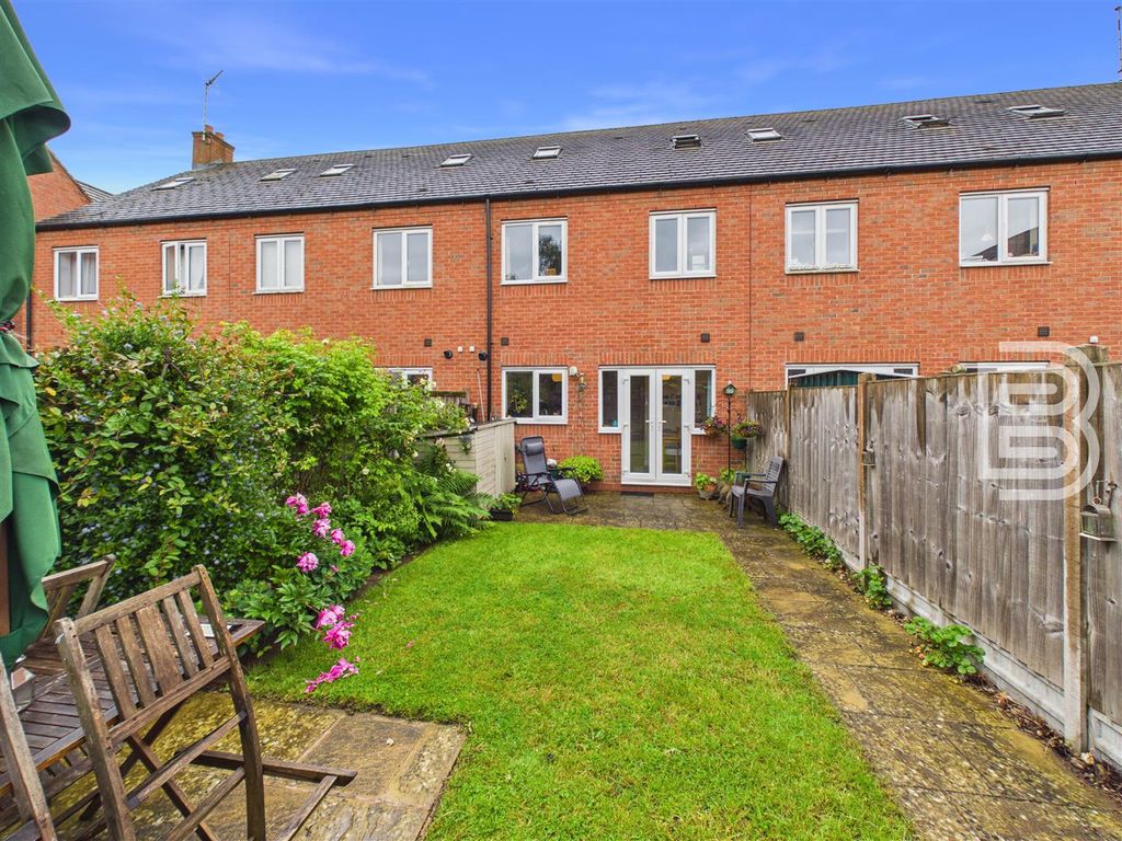 Property photo 2 of 16 Rear Garden (1).Jpg