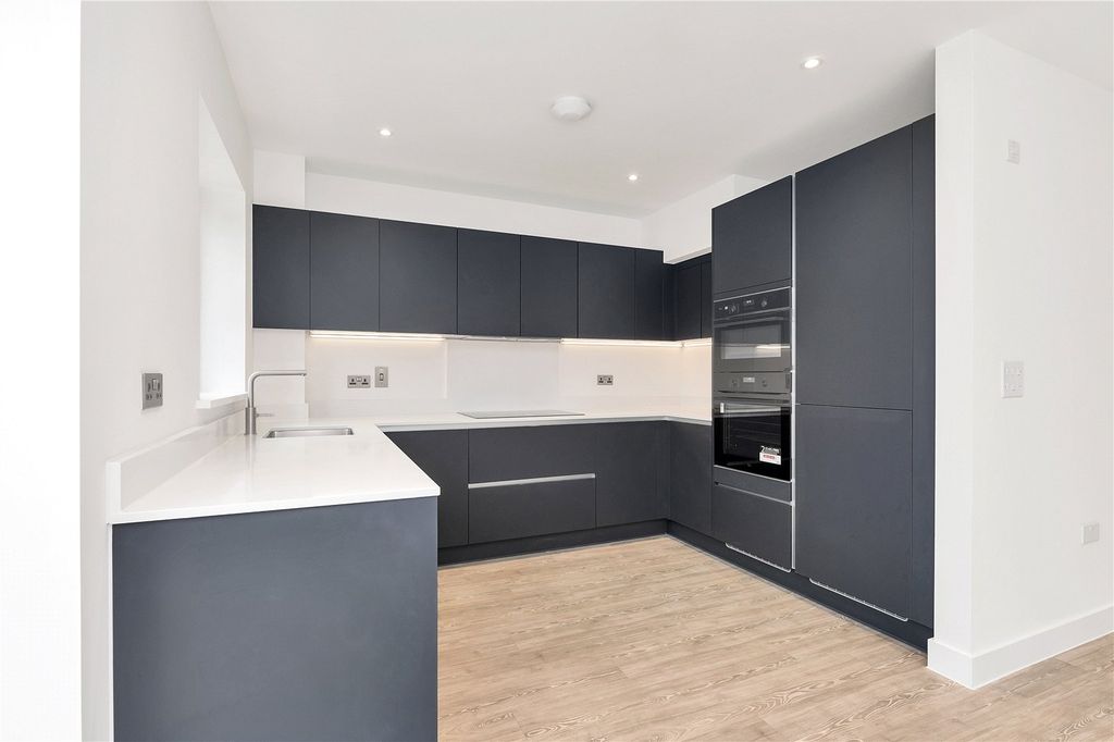 Property photo 3 of 8 Picture No. 06