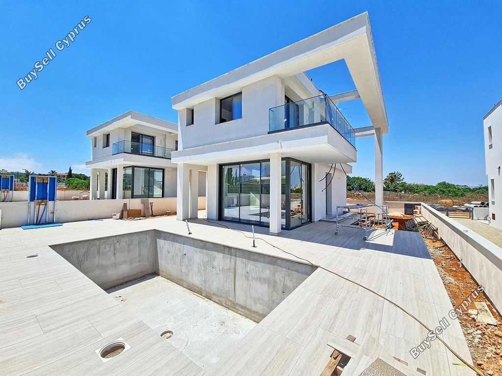 Property photo 1 of 33