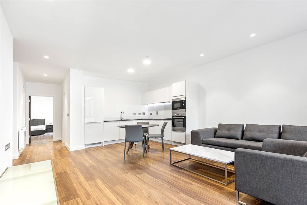 Property photo 3 of 10