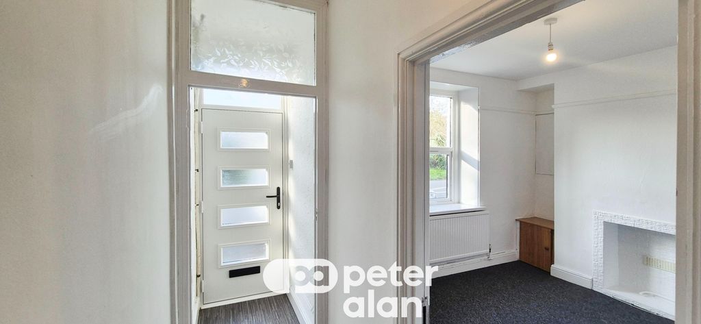Property photo 2 of 18 Image