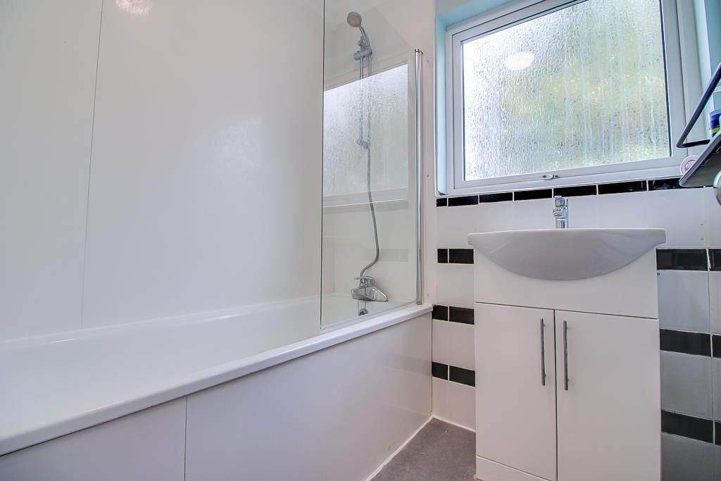 Property photo 1 of 13 Bathroom