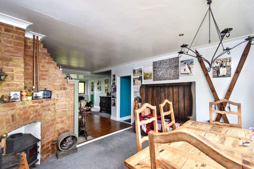 Property photo 2 of 33