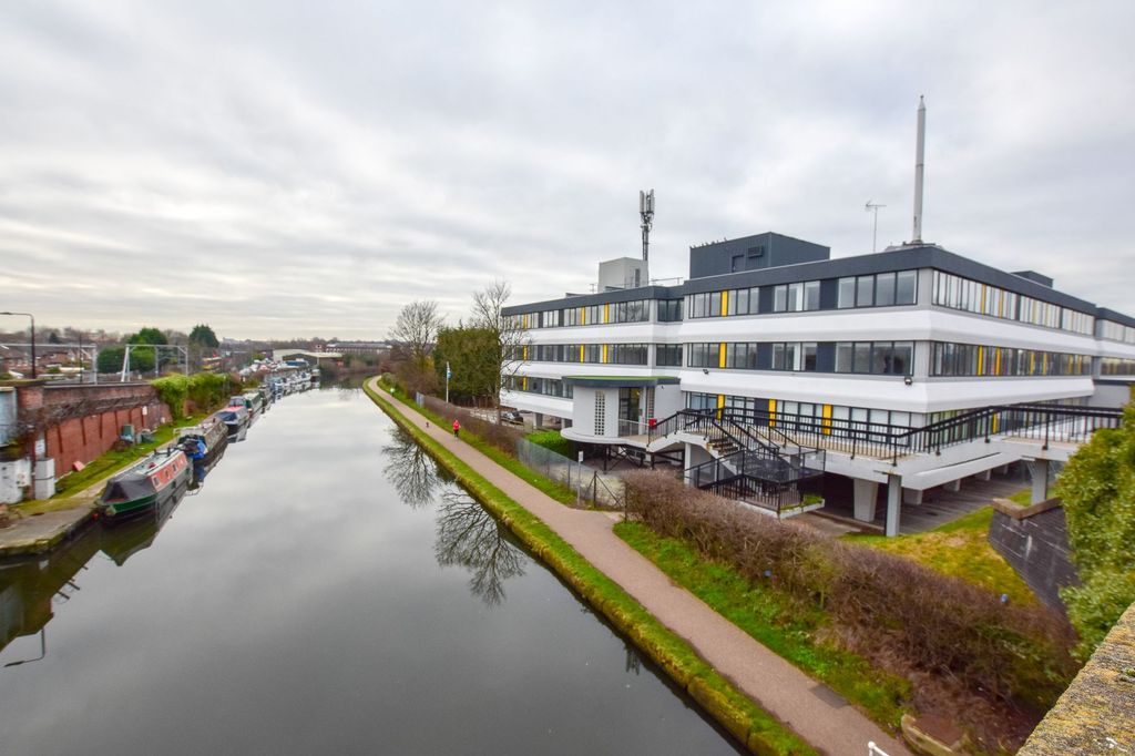 Property photo 1 of 20 Photo 18