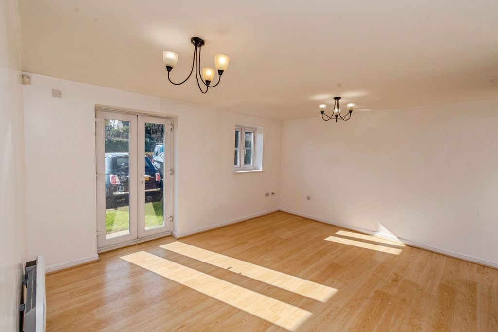 Property photo 3 of 15 Pbox-Img.Jpg