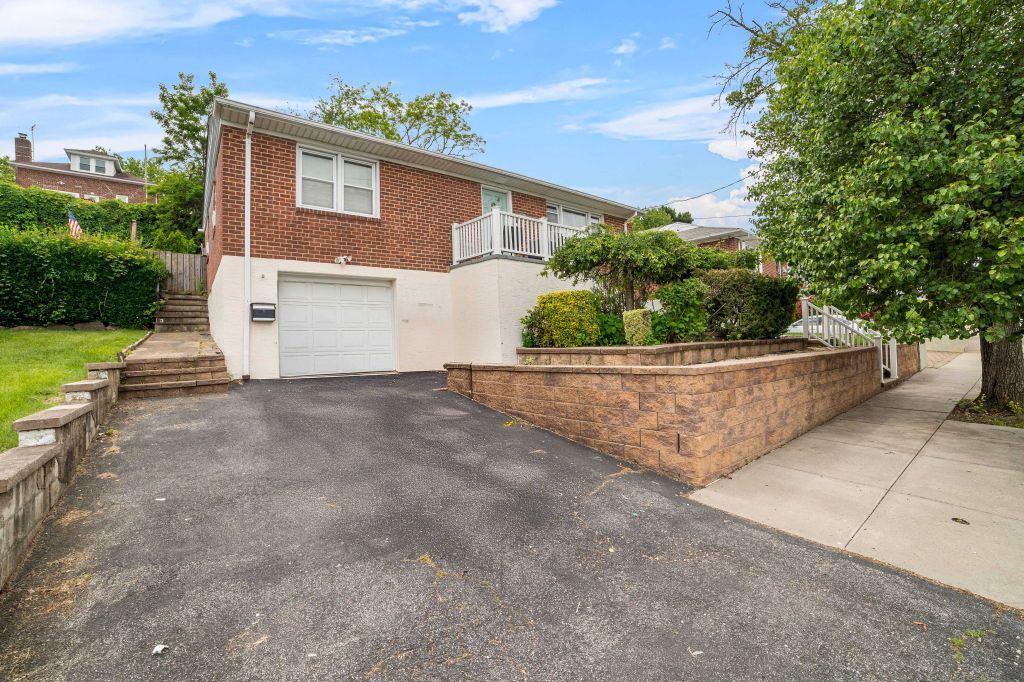 Property photo 1 of 26